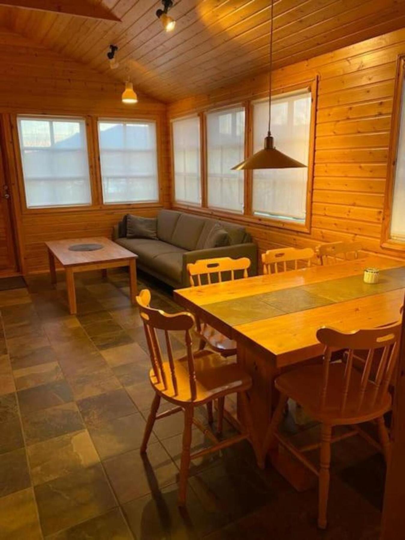 Cozy 2 Bedroom Cottage With Hot Tub Akureyri Dış mekan fotoğraf